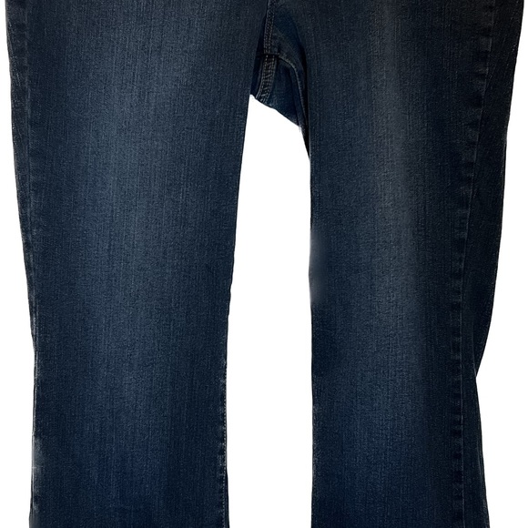 Jessica Simpson rockin curvy mid rise boot cut jeans - Picture 6 of 11